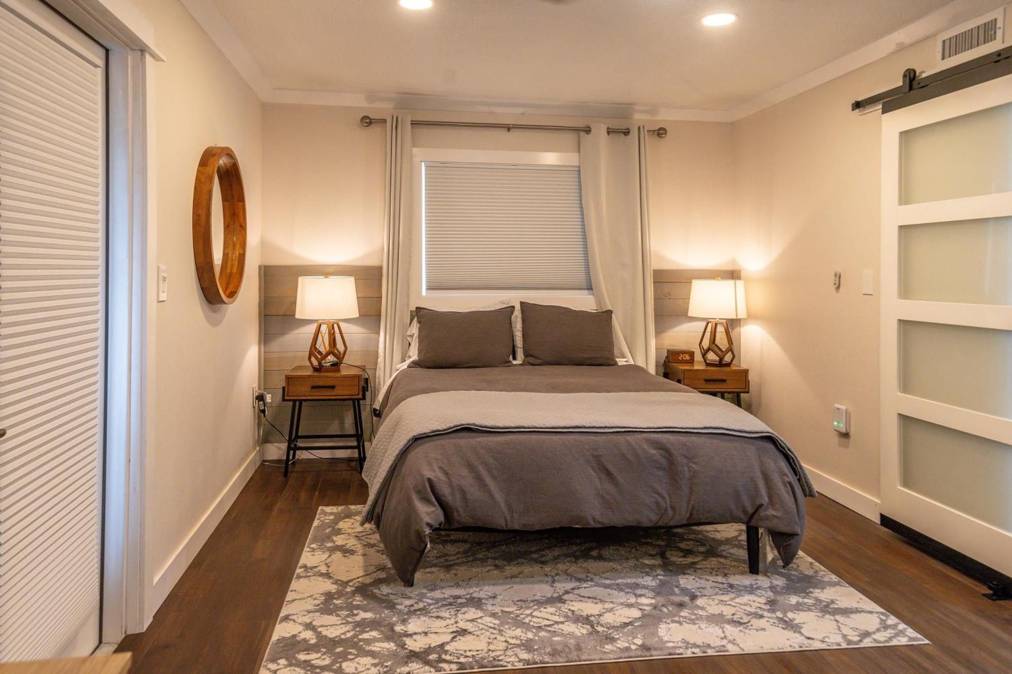 Shares Courtyard Luxury Apt - New! Rockledge Exterior photo